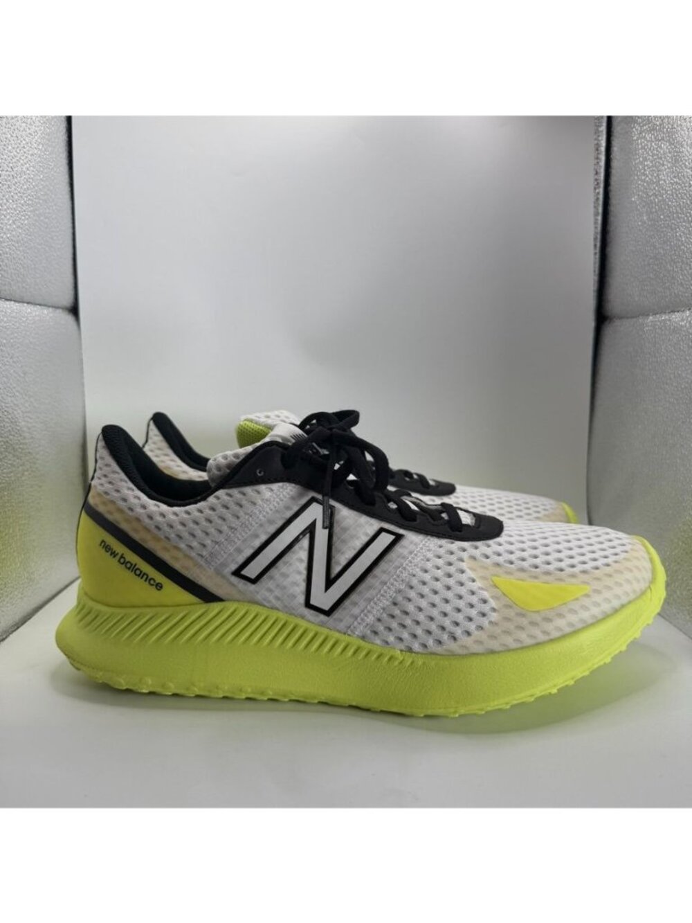 New Balance Mens Fresh Foam Running Shoes Size 11 D White & Neon Yellow Mesh Lig